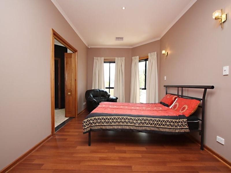 1 Parkview Street, Burton SA 5110