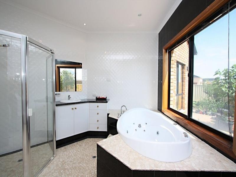 1 Parkview Street, Burton SA 5110