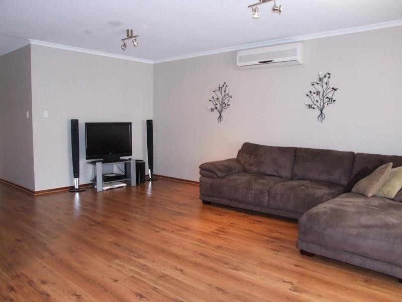 8 Lucy Street, Burton SA 5110