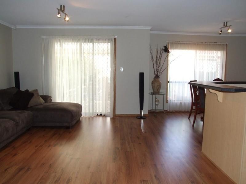 8 Lucy Street, Burton SA 5110