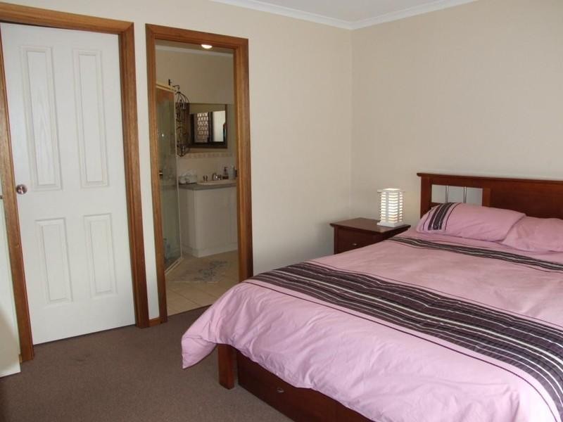 8 Lucy Street, Burton SA 5110