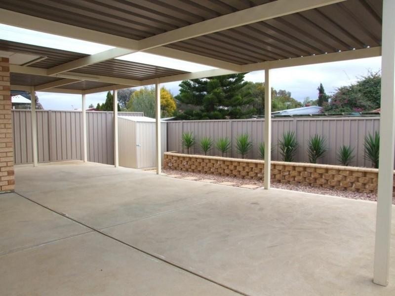 8 Carmine Court, Parafield Gardens SA 5107