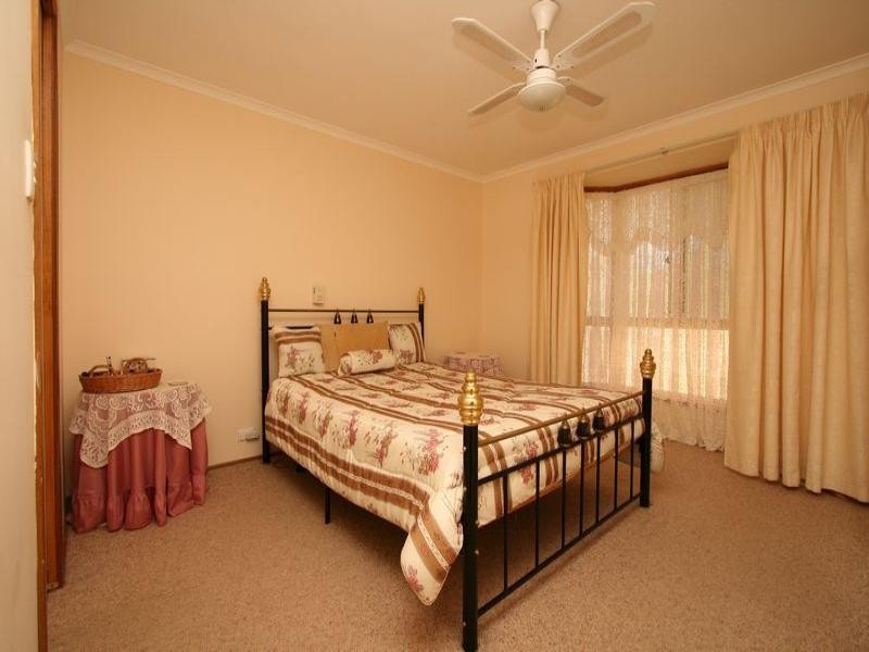 23 Oak Avenue, Burton SA 5110