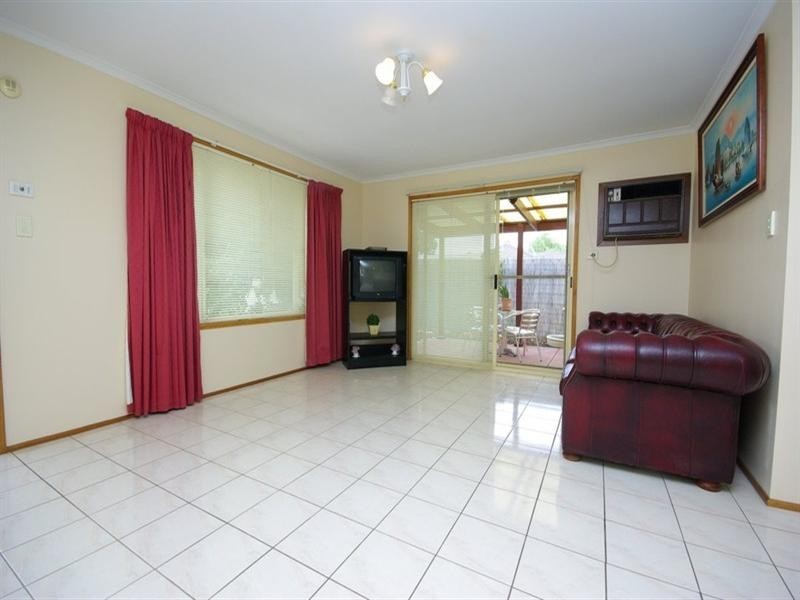 16 Crown Crescent, Paralowie SA 5108