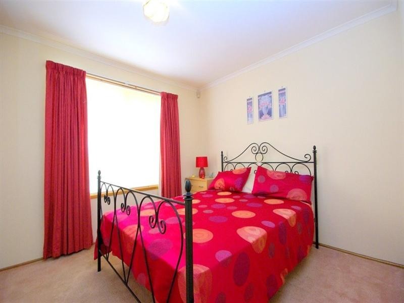 16 Crown Crescent, Paralowie SA 5108