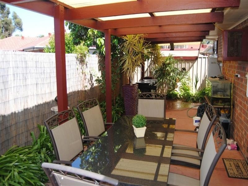 16 Crown Crescent, Paralowie SA 5108