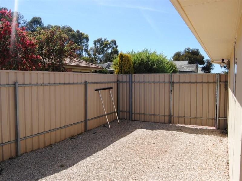 16 Crown Crescent, Paralowie SA 5108