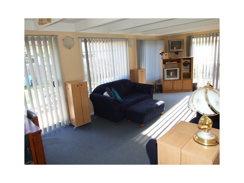 12 Holiday Court, Cowes VIC 3922