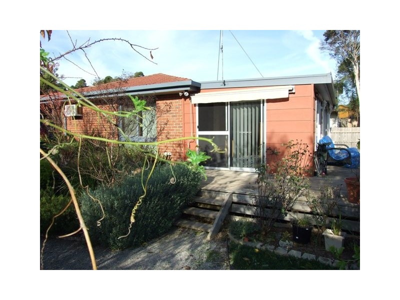 12 Holiday Court, Cowes VIC 3922