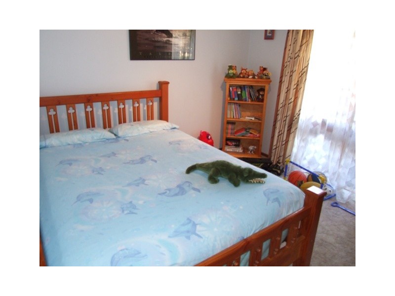 12 Holiday Court, Cowes VIC 3922