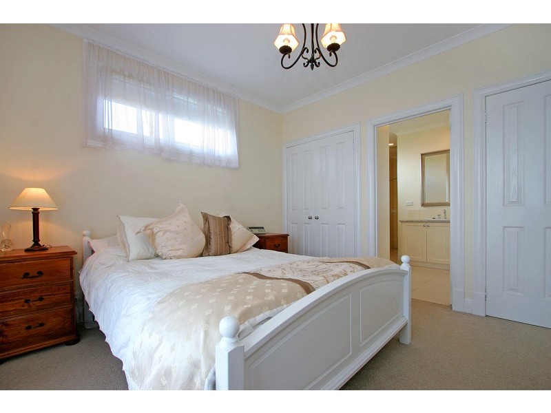 16 Anthony Court, Cowes VIC 3922