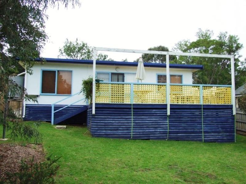 18 Hobsons Parade, Cowes VIC 3922