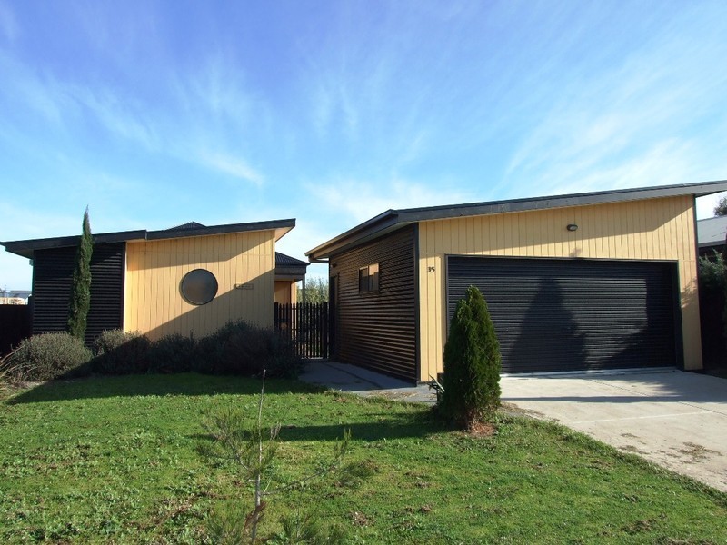 35 Katherine Circuit, Cowes VIC 3922