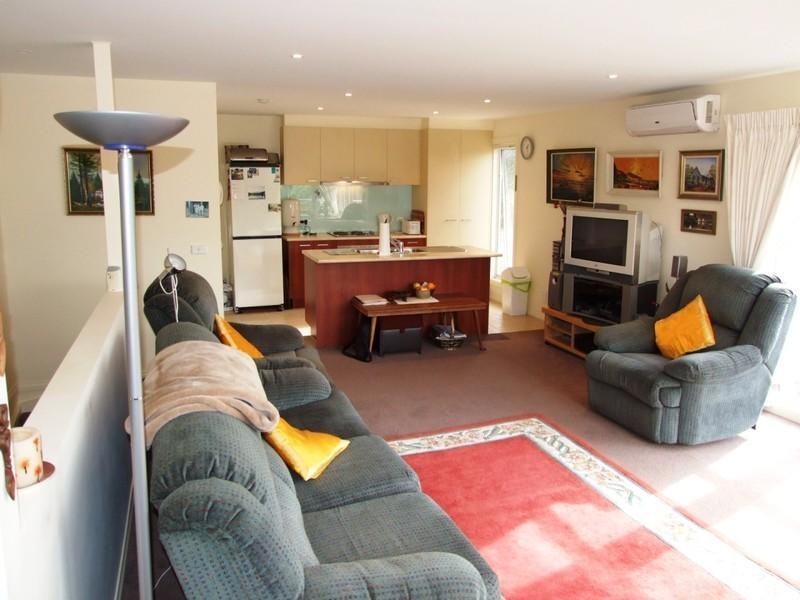 8 Anderson Road, Cowes VIC 3922