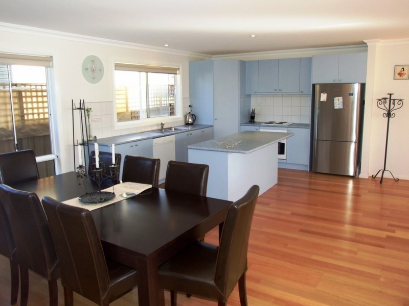 17 Norman Drive, Cowes VIC 3922