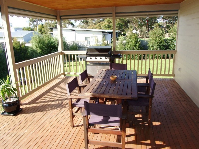 17 Norman Drive, Cowes VIC 3922