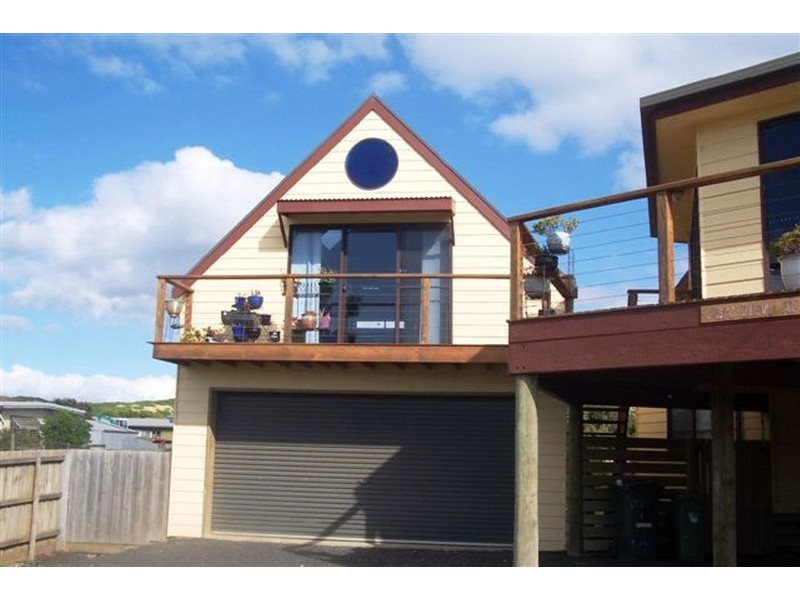 1 Bayview Avenue, Surf Beach VIC 3922