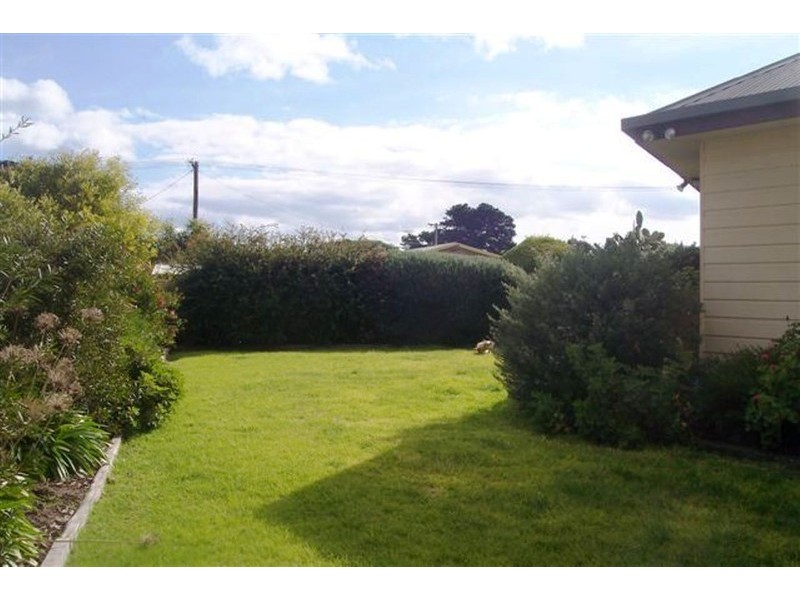 1 Bayview Avenue, Surf Beach VIC 3922