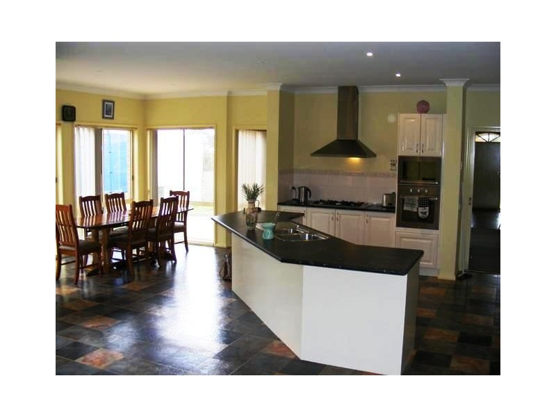 4 Kate Court, Cowes VIC 3922