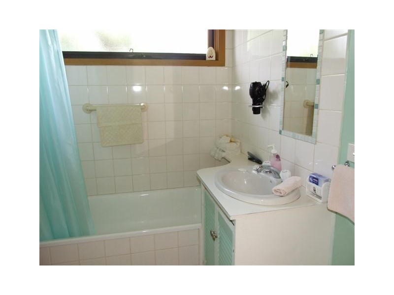 33 Phillip Island Road, Newhaven VIC 3925