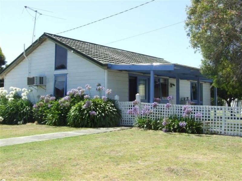 35 Phillip Island Road, Newhaven VIC 3925