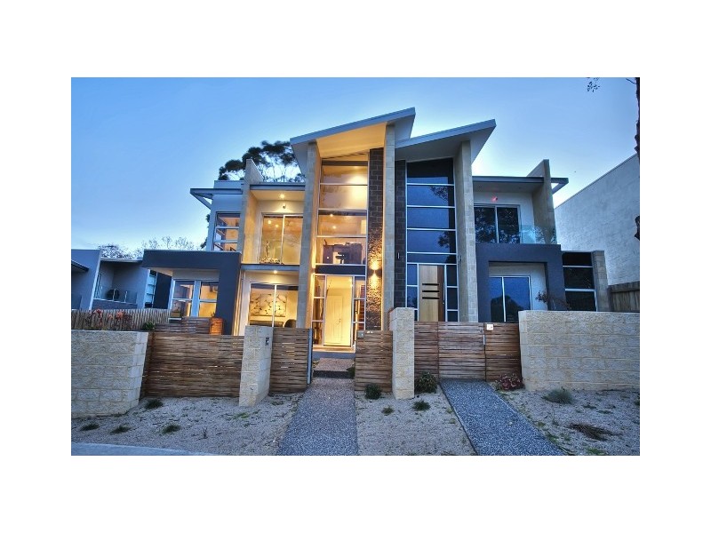 2/12 Steele Street, Cowes VIC 3922