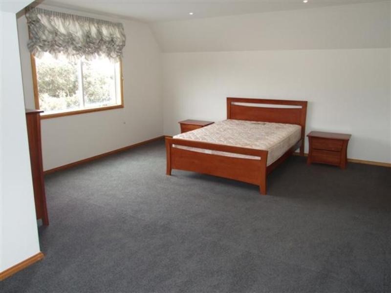 14 Clipper Crescent, Sunset Strip VIC 3922