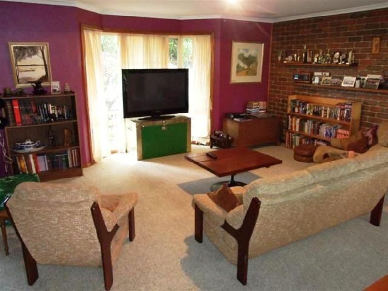 6 Albany Road, Cowes VIC 3922