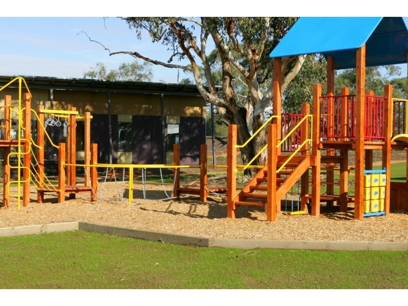 2124 Phillip Island Road, Cowes VIC 3922