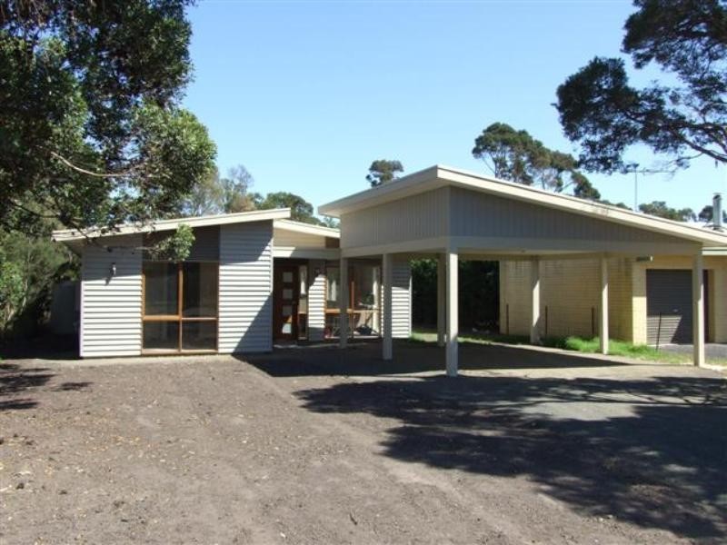 24 Churchill Drive, Cowes VIC 3922