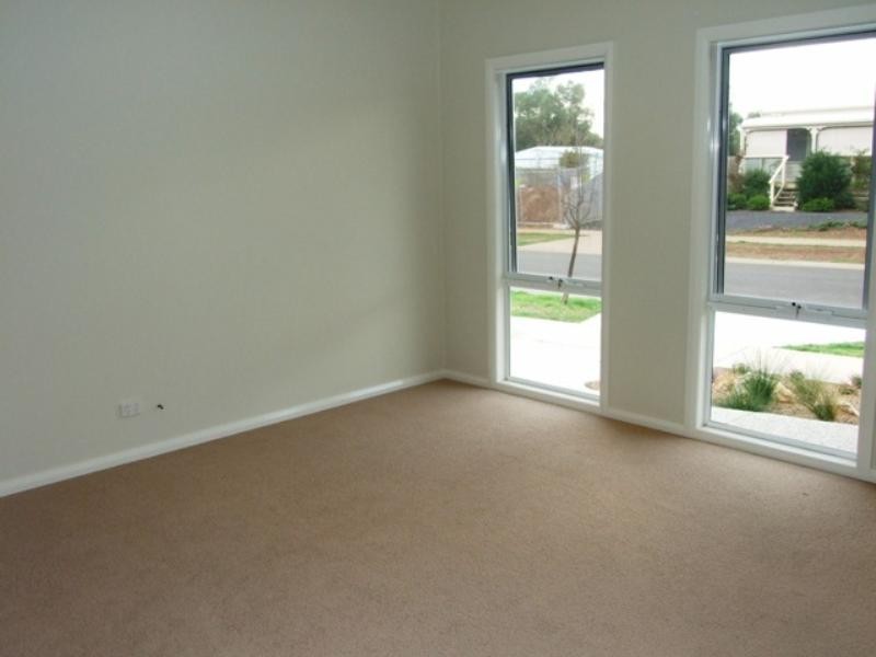 1/2 Eucalypt Court, Cowes VIC 3922