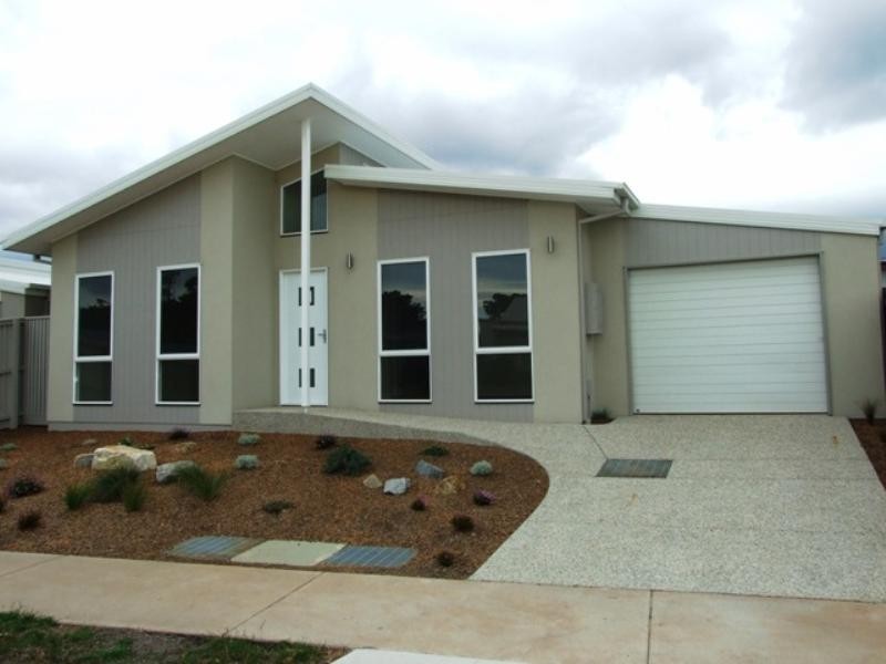 2/2 Eucalypt Court, Cowes VIC 3922