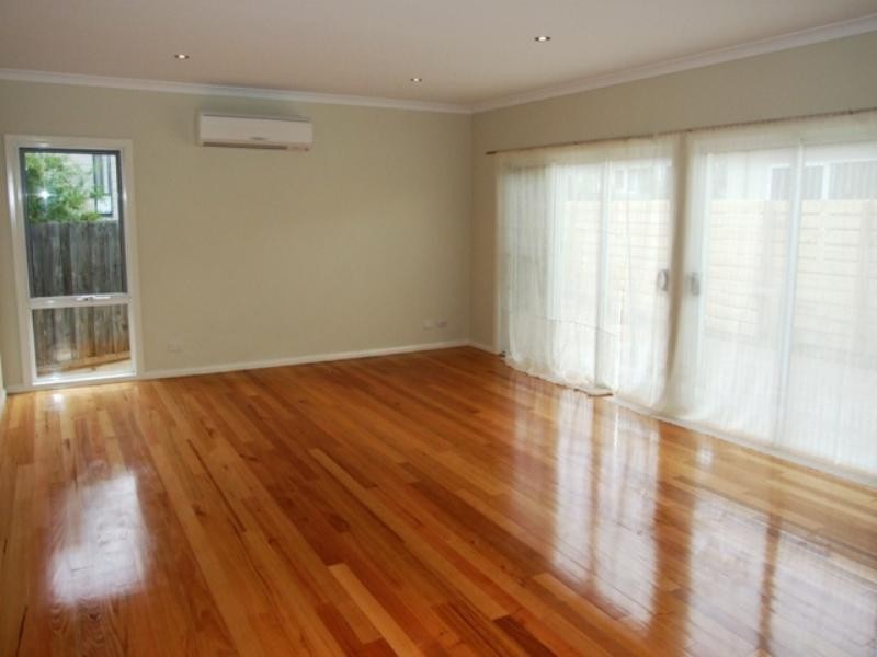 2/2 Eucalypt Court, Cowes VIC 3922