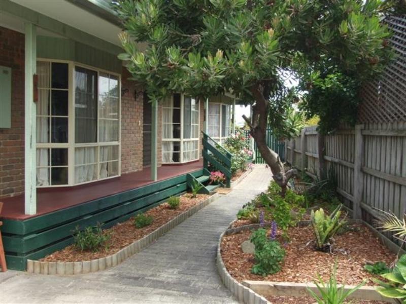 6 Albany, Cowes VIC 3922
