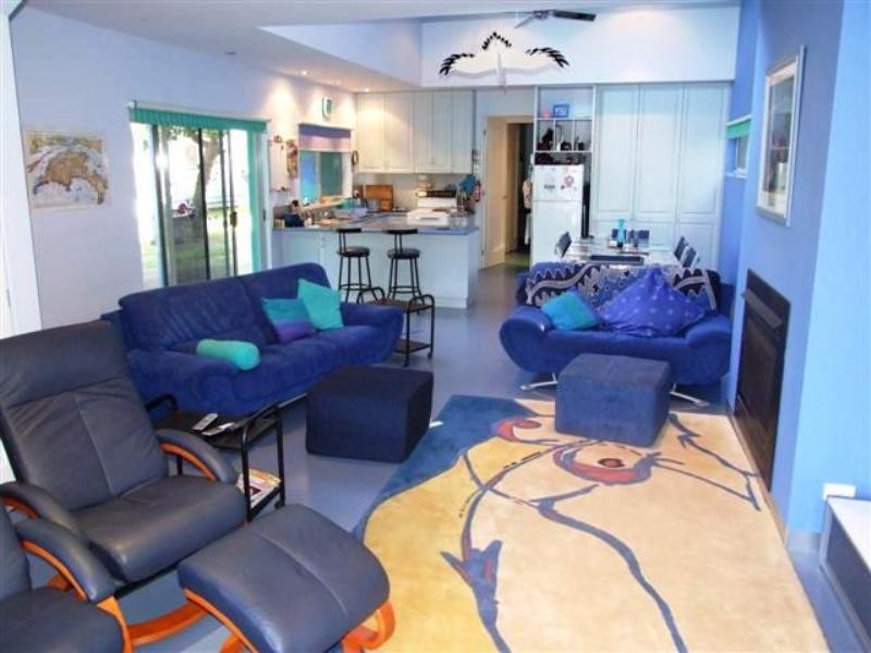 18 Rose Avenue, Cowes VIC 3922