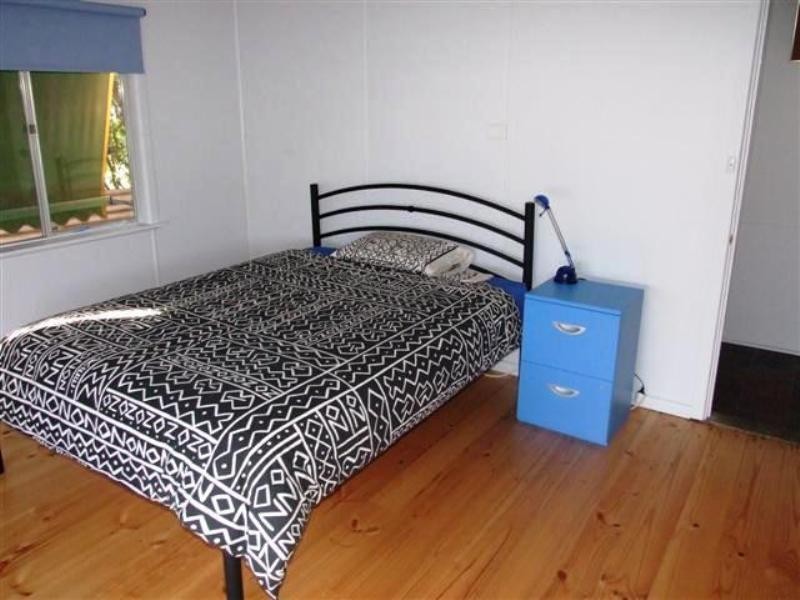 18 Rose Avenue, Cowes VIC 3922