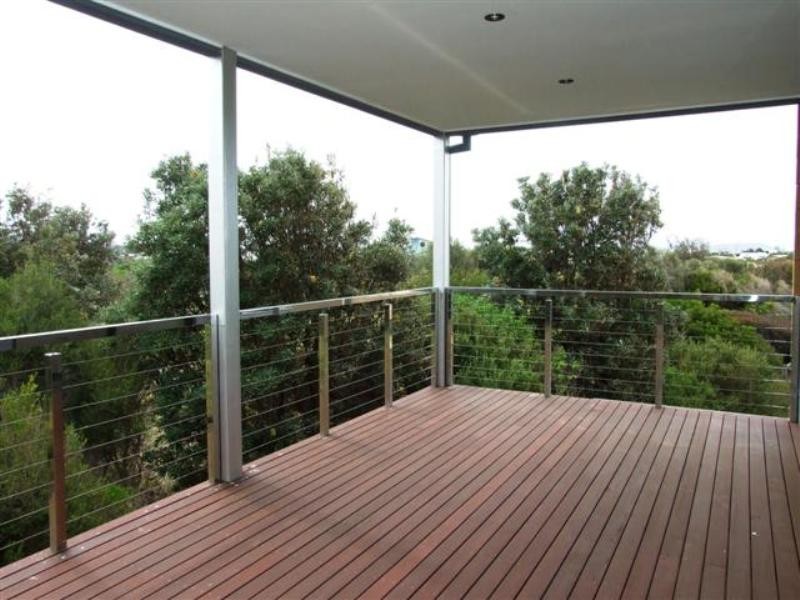 2/18 The Esplanade, Sunderland Bay VIC 3922