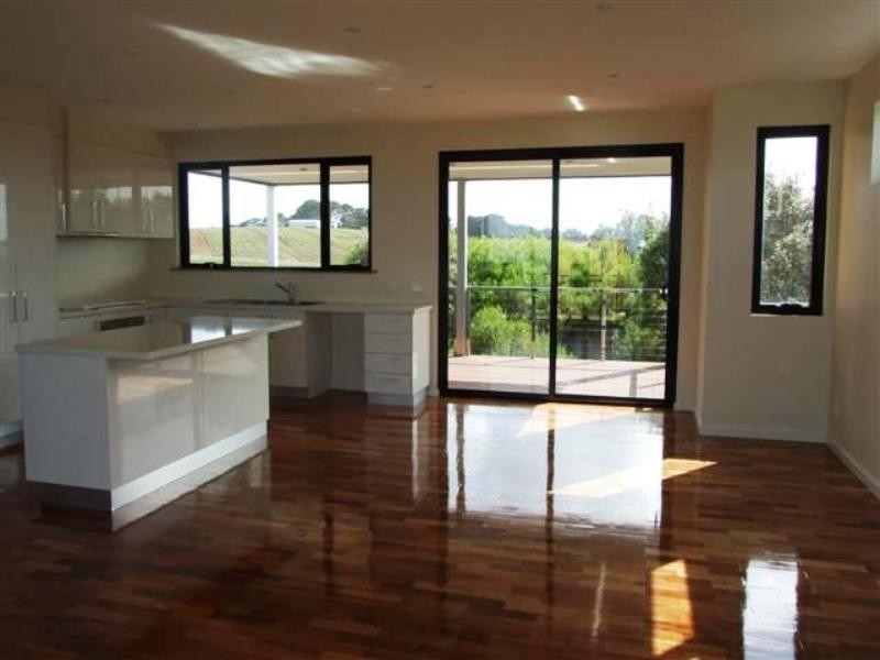 2/18 The Esplanade, Sunderland Bay VIC 3922