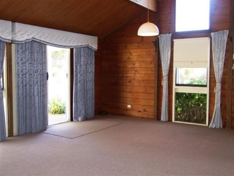 35 Phillip Island Road, Newhaven VIC 3925