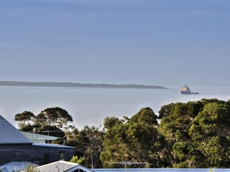 30 Chillingworth Road, Cowes VIC 3922