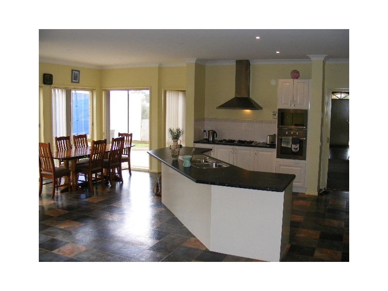 4 Kate Court, Cowes VIC 3922