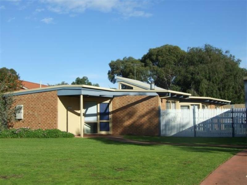 8 Honeyeater Drive, Silverleaves VIC 3922