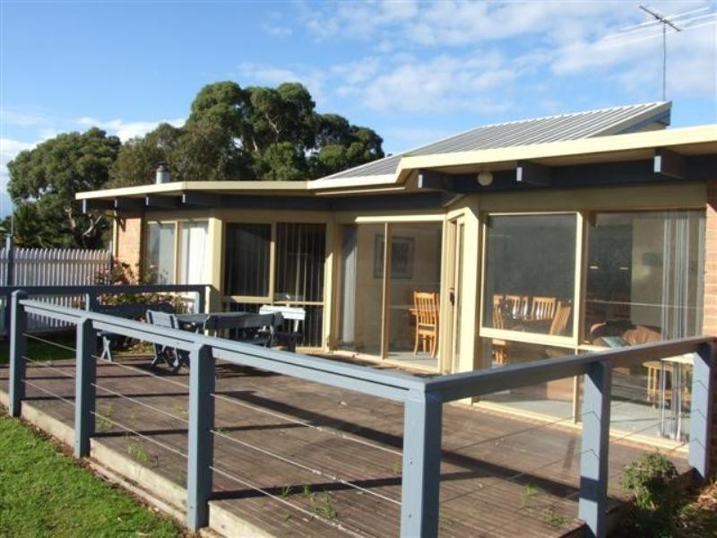 8 Honeyeater Drive, Silverleaves VIC 3922