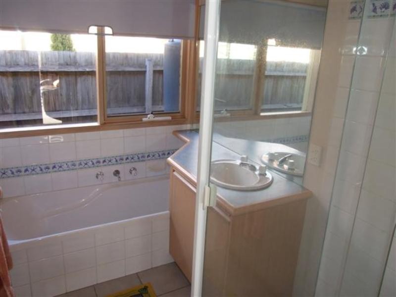 8 Honeyeater Drive, Silverleaves VIC 3922