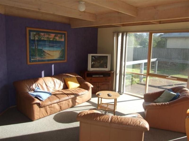 8 Honeyeater Drive, Silverleaves VIC 3922