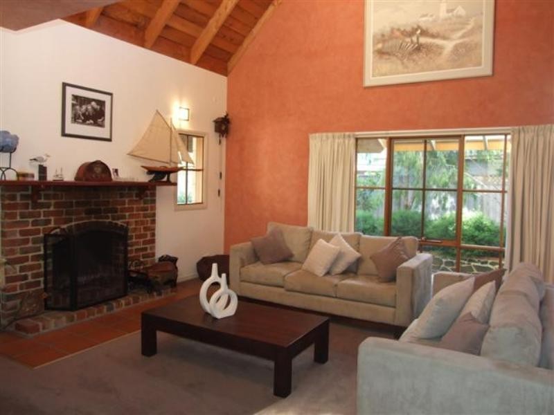 10 Collins Street, Cowes VIC 3922