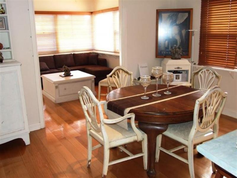 17 Broughton Avenue, Cowes VIC 3922