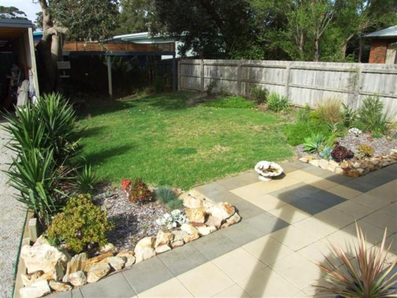 17 Broughton Avenue, Cowes VIC 3922