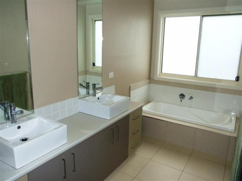 2/136-144 McKenzie Road, Cowes VIC 3922