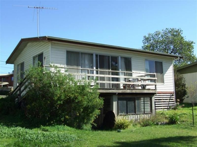 16 Poulter Avenue, Rhyll VIC 3923